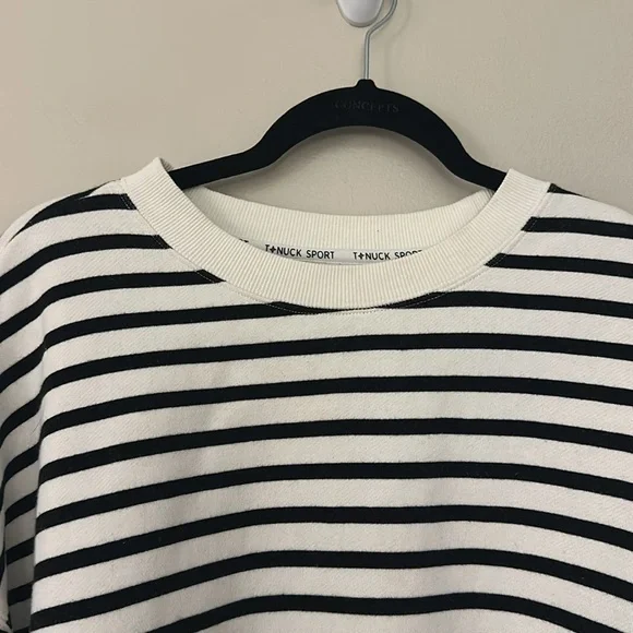 Tuckernuck Striped Natasha Logo Crew Neck Pullover Sweatshirt Sz Medium Sporty - Picture 6 of 9